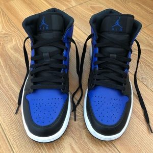 Air Jordan 1 Mid “Hyper Royal”